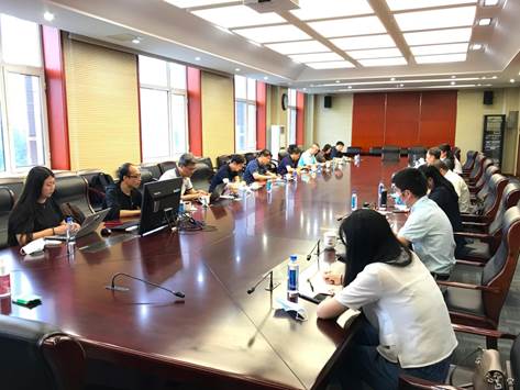 座谈会.jpg